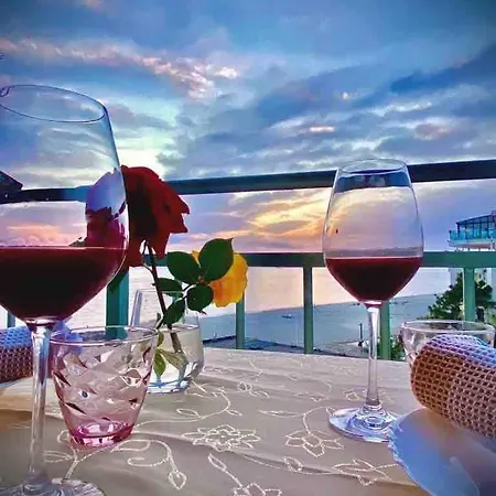 Entire Beachfront Alain Durrës