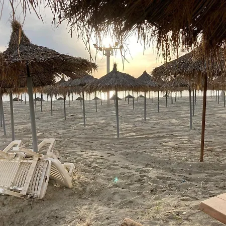 Alain Beachfront Apartment By Lunasol Appartement *