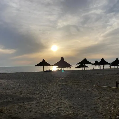 Entire Beachfront Alain *