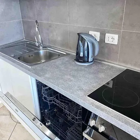 Lägenhet Entire Beachfront Alain Durrës